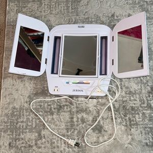 Great portable Light up make up Mirror